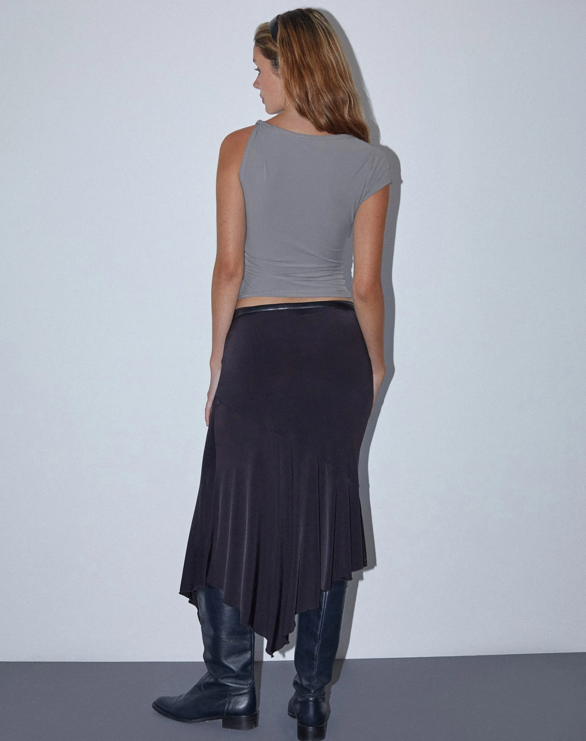 Dannas Asymmetric Top in Grey