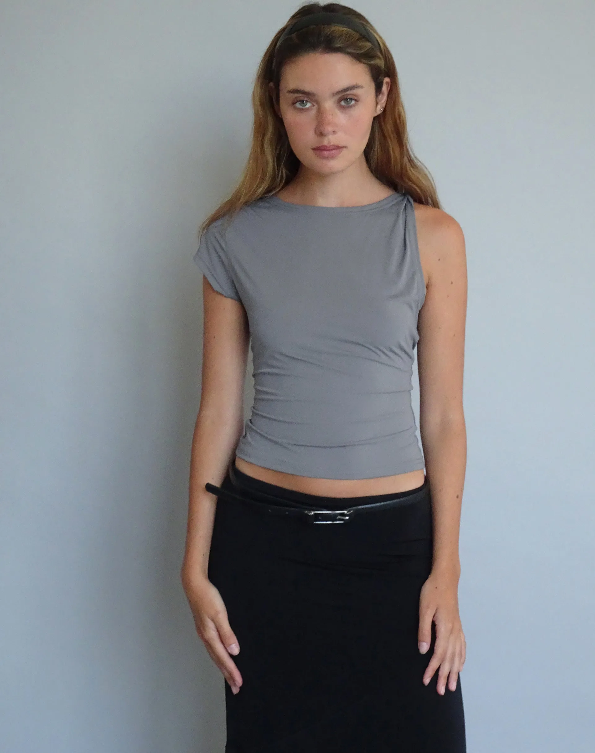 Dannas Asymmetric Top in Grey