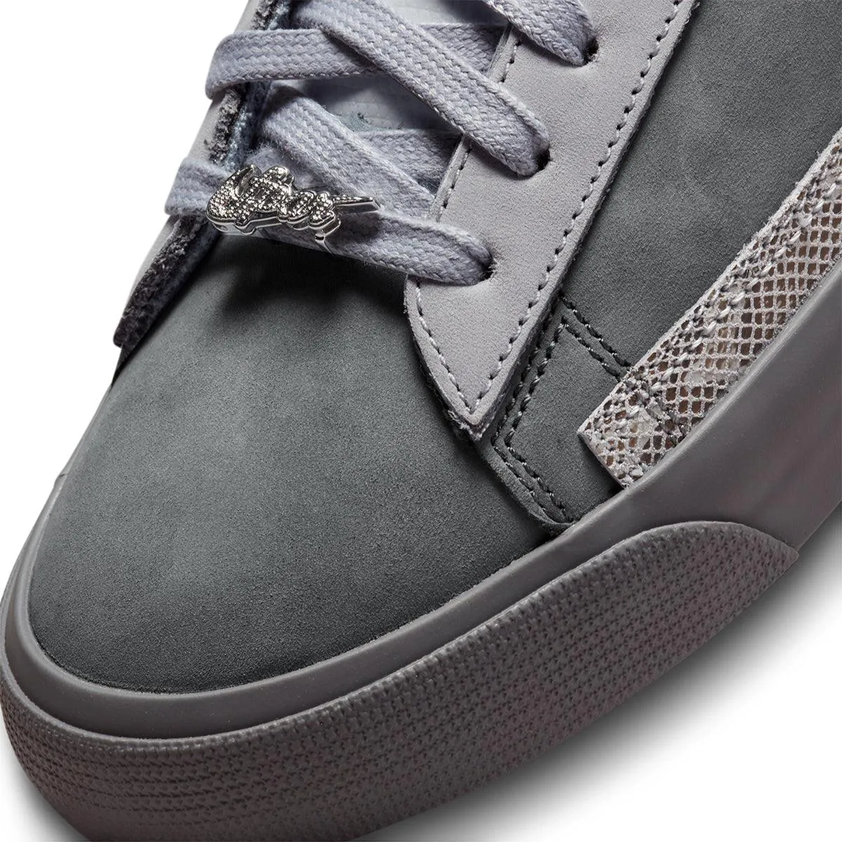   FPAR SB Zoom Blazer Low 'Cool Grey'