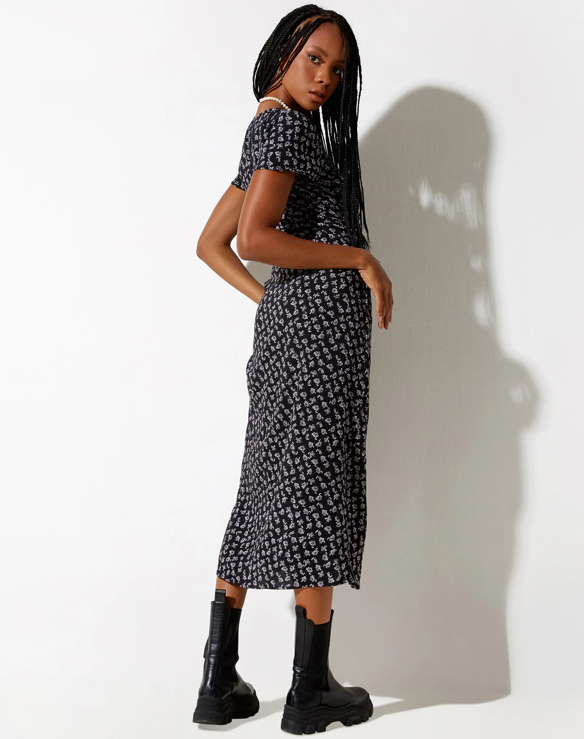 Larin Midi Dress in Dark Base Floral Black