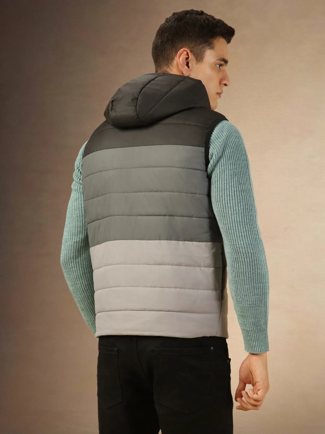 Men's Black & Grey Colorblock Hooded Gilet Jacket